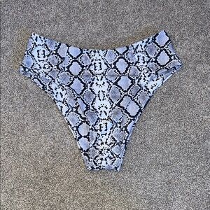 ZAFUL Snakeskin Print High Waisted Bikini Bottom